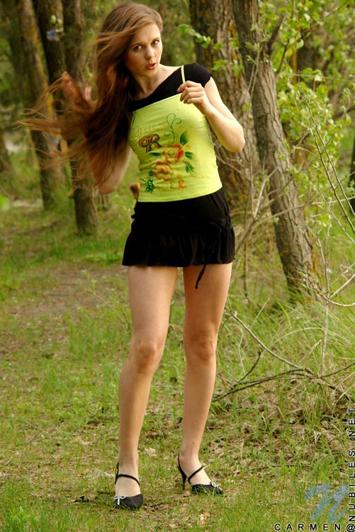 Bellezas del Este: la nenota paseando por el bosque